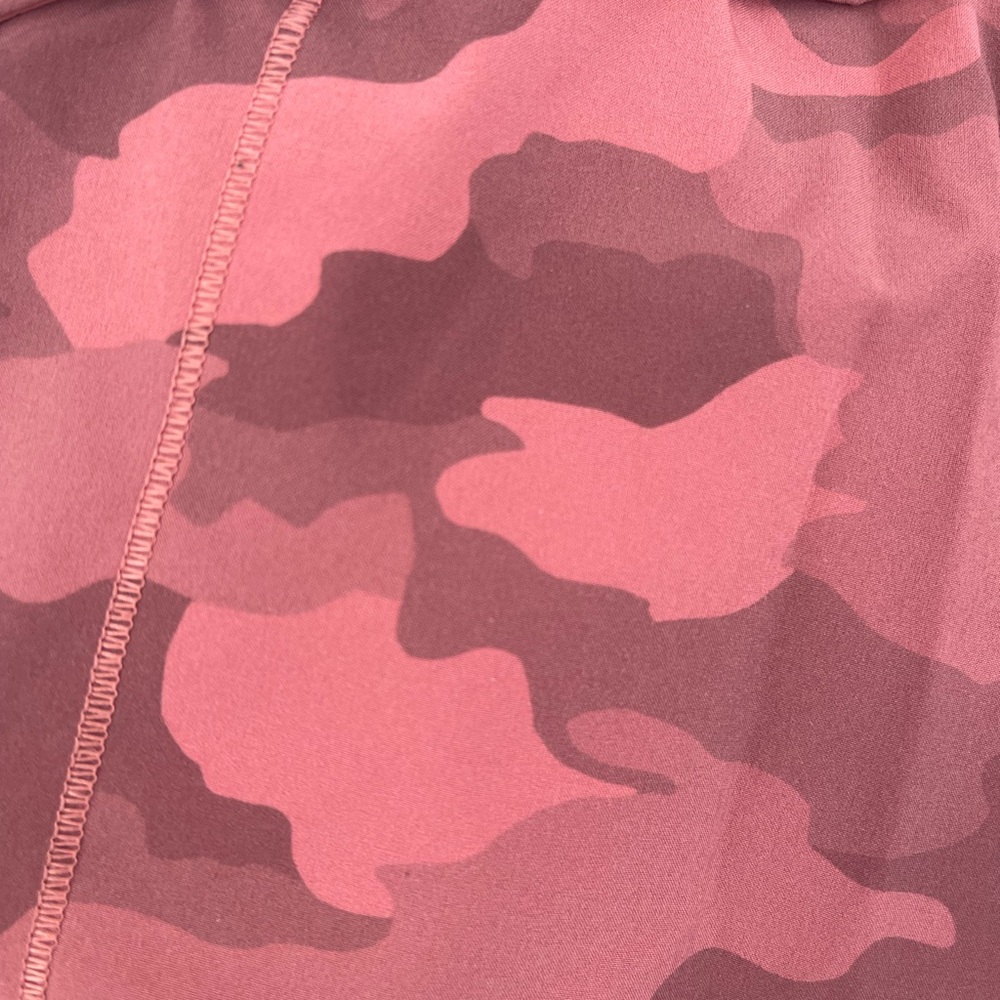 Lululemon Speed Up Low-Rise Short 2.5", Size 6, Camo Brier Rose / Spiced Chai - Picture 3 of 9